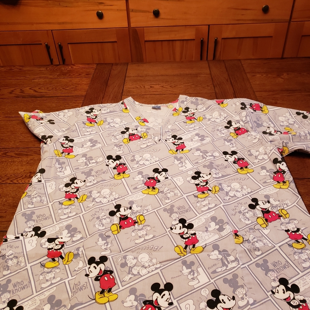 Scrub tops - Picture 6 of 16